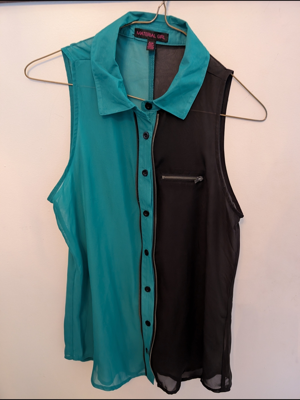 Material Girl Teal and Black Sleeveless Button-Front Shirt